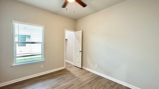 Building Photo - 213 Joseph Cir