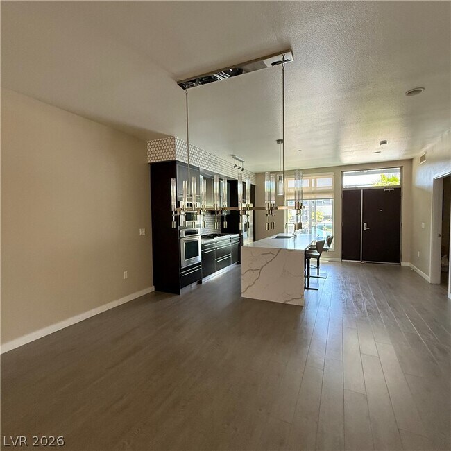 Building Photo - 8925 W Flamingo Rd