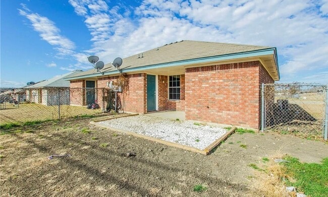 Building Photo - 2 Bed 1 Bath Duplex in Killeen