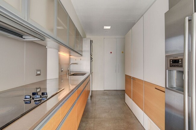 Building Photo - Veer Towers 1501E- 1Bd/1Ba Residence with Views of Waldorf Astoria/MGM/Airport