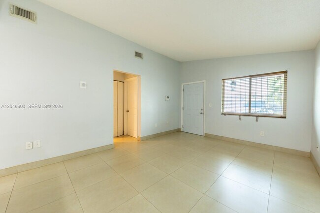 Building Photo - 2610 W 65th St