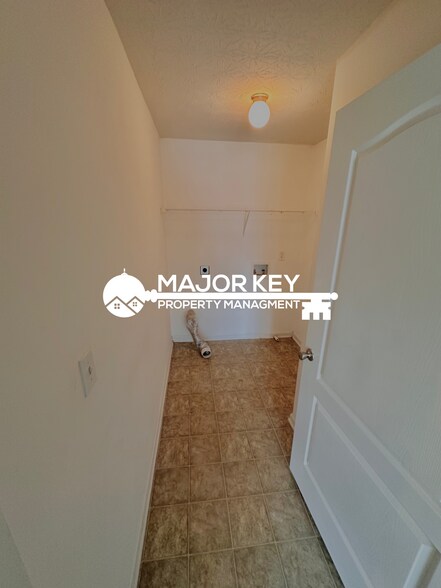 Building Photo - 425 Brunswick Cir