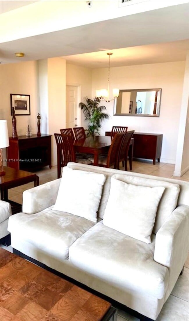 Building Photo - 2425 SW 27th Ave