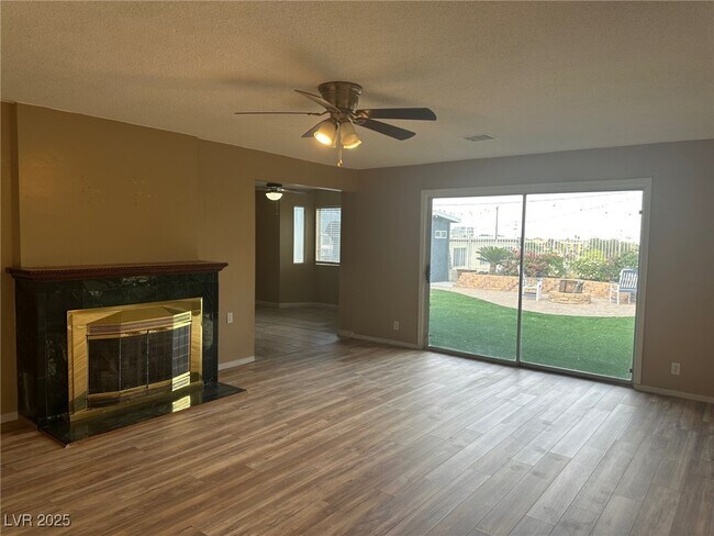 Building Photo - 504 Falcon Ln