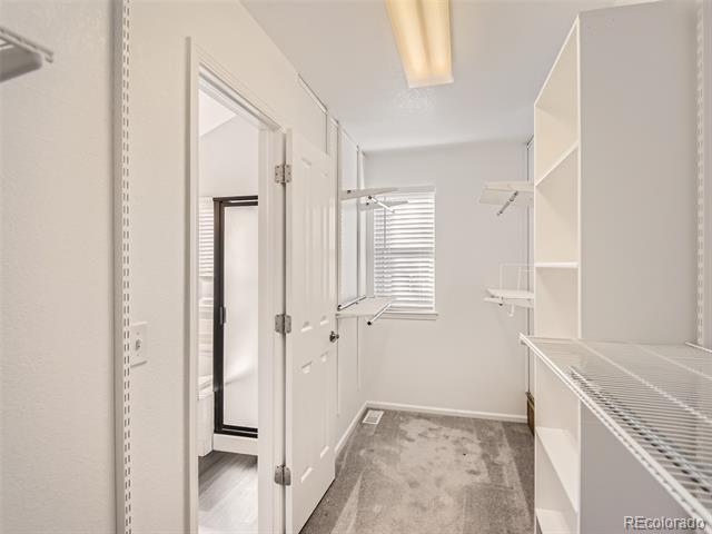 Building Photo - 16234 Creekview Dr