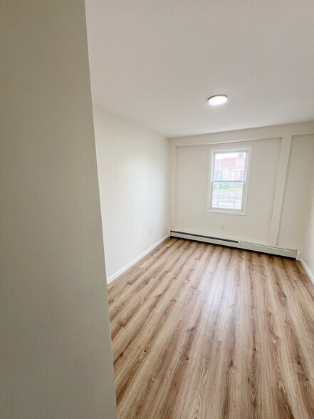 Building Photo - 518 Springfield Ave