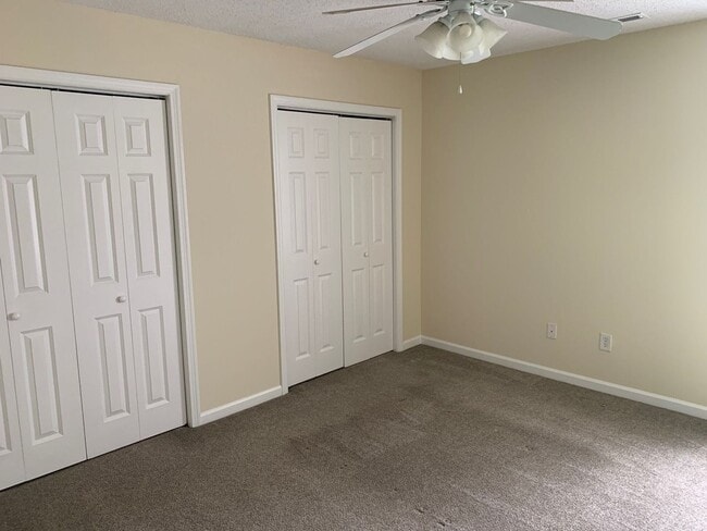 Building Photo - Great Location for VA Commuter/ Camden Cou...