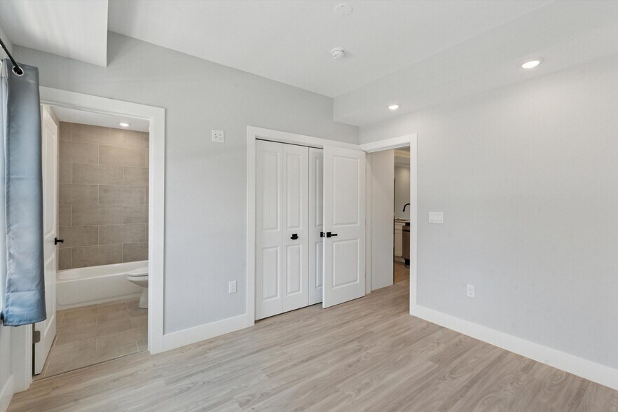 Building Photo - 2401 N 2nd St