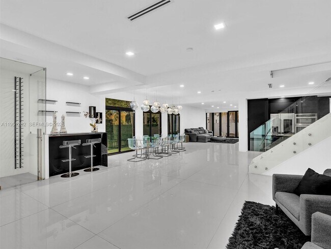 Building Photo - 3010 Alton Rd