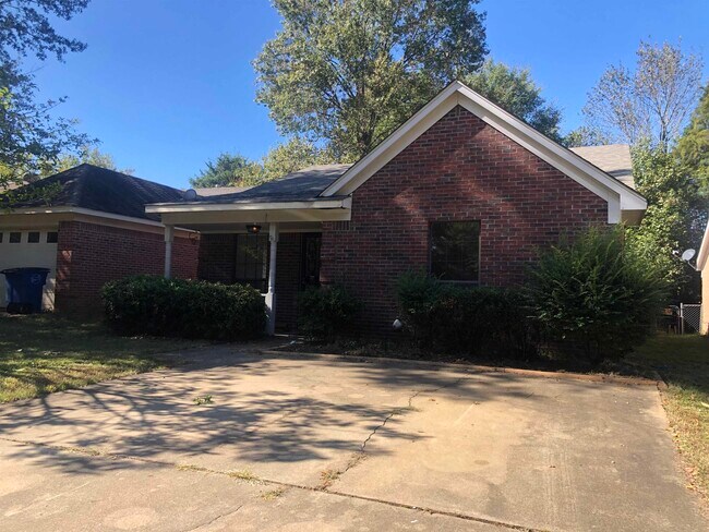 Building Photo - 6813 Maury Dr