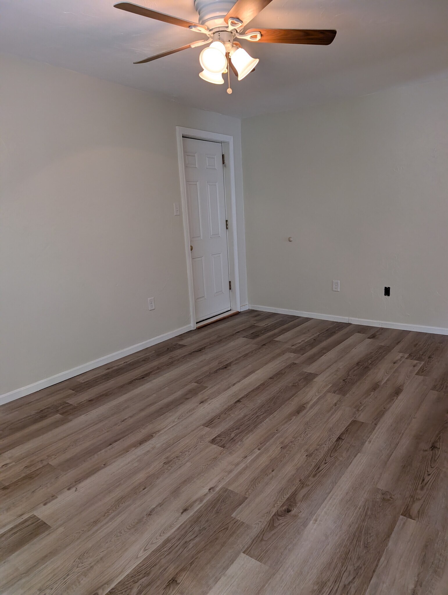 Building Photo - 10 Starzec Dr