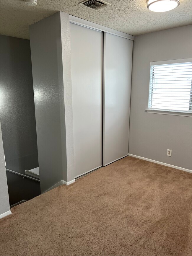 Building Photo - 9713 Village Briar