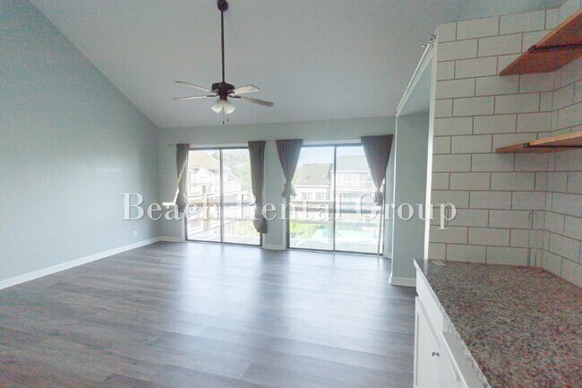 Building Photo - Third Floor Condo