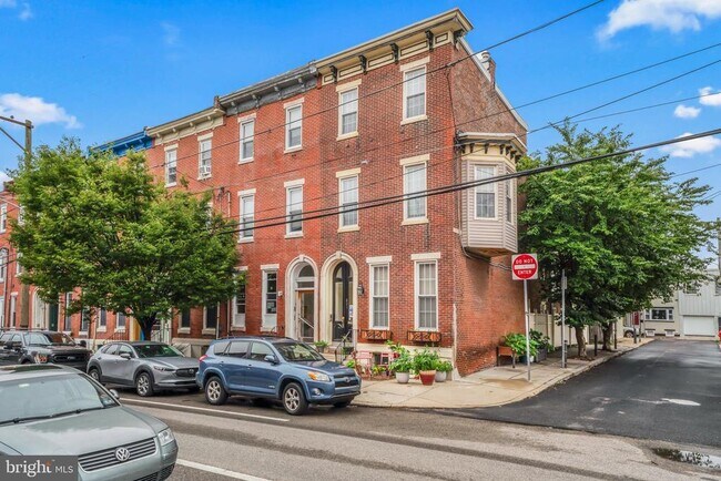 Building Photo - 801 N 26th St