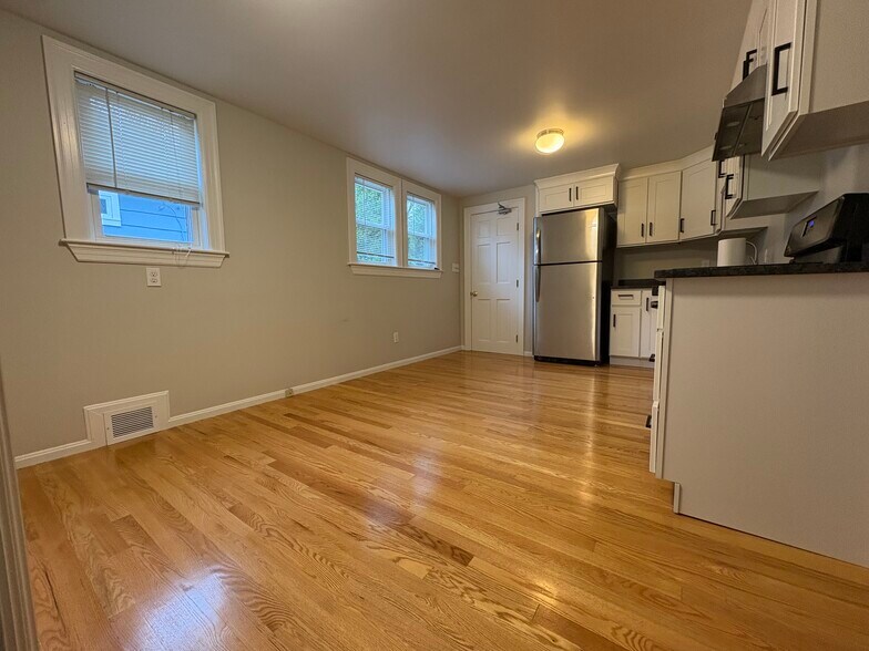 Building Photo - 41 Margaret Rd