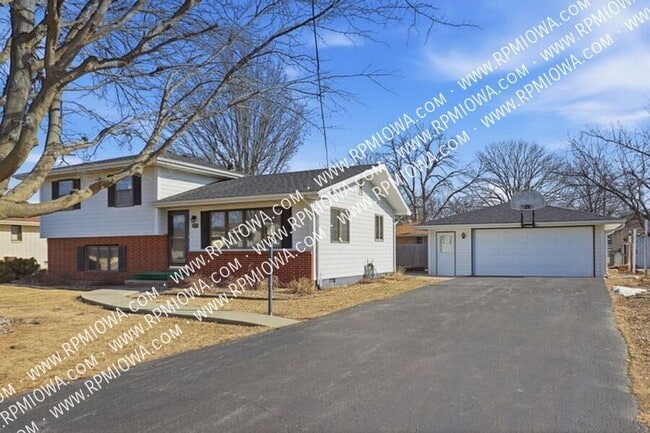 Building Photo - 402 S Clark Ave