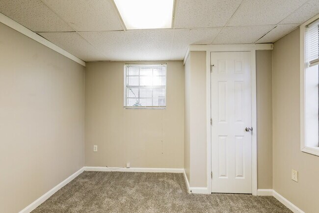 Building Photo - 7391 White Castle Ct