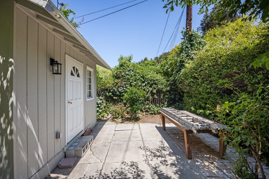 Building Photo - Stunning, remodeled rental in Historic Fra...