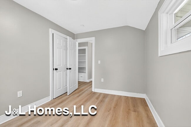 Building Photo - 888 Miller Ave