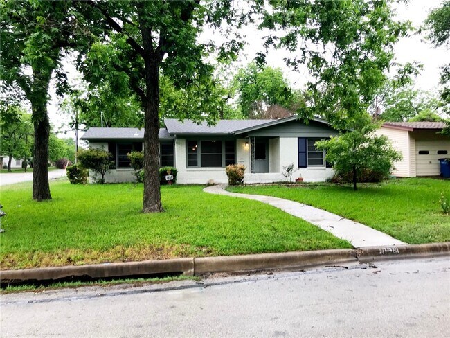 Building Photo - 1808 Princeton Ave