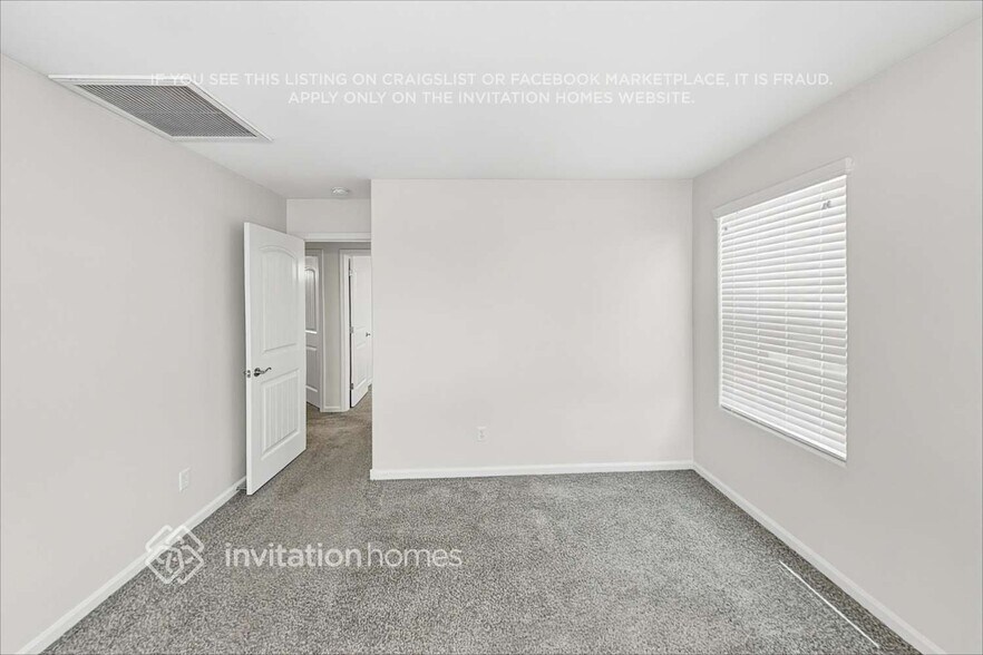 Building Photo - 1370 S Ponderosa Dr