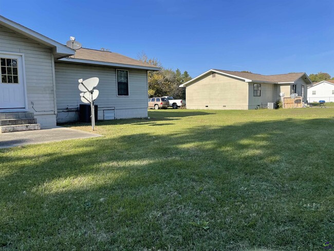 Building Photo - 146 Daisy Adams Rd