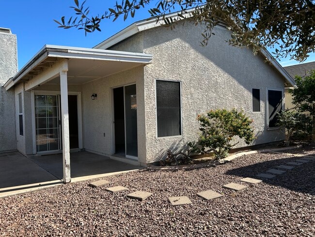 Building Photo - 2652 N Sericin Cir