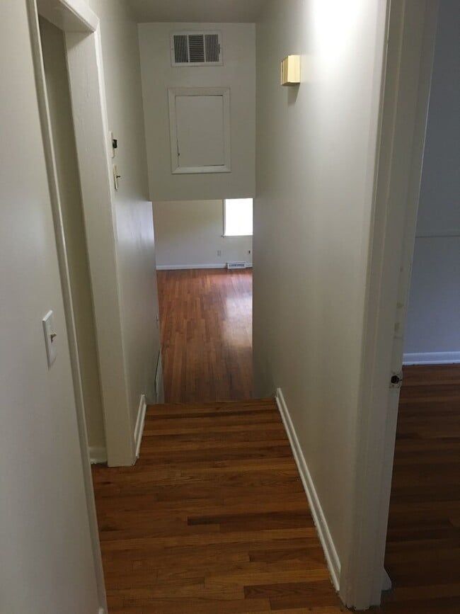 Building Photo - 4/2 House in Rome $1,495