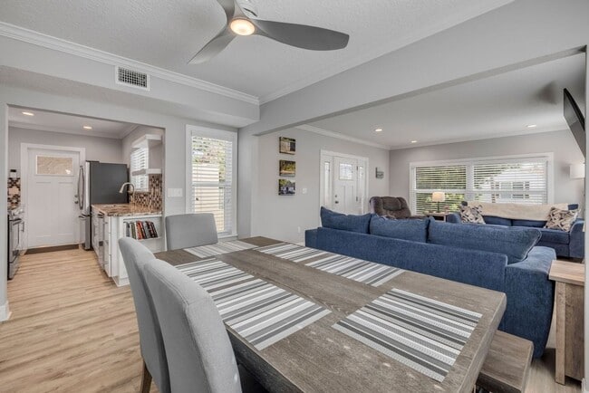 Building Photo - Renovated Spanish-Style 2/1 Beach Bungalow Just Steps to the Ocean!