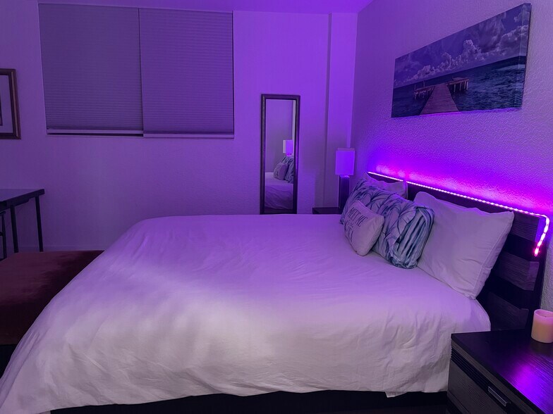 Bed with LED lights - 4001 S Ocean Dr