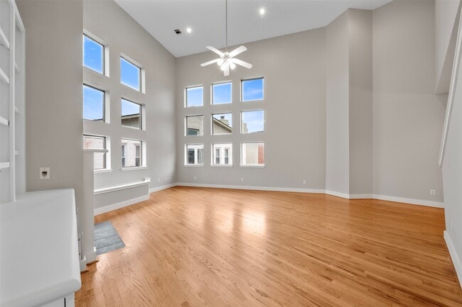 Building Photo - 9716 Linkmeadow Ln