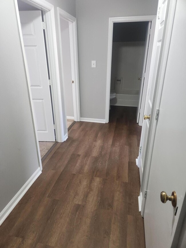 Building Photo - 3832 Walhampton Dr