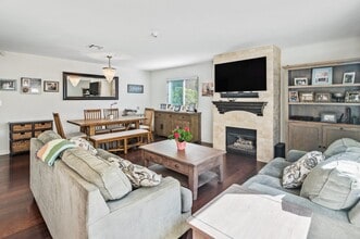 Building Photo - 1911 Mathews Ave