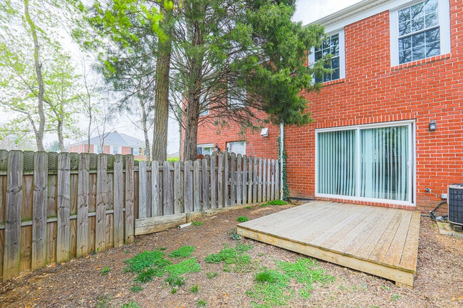 Building Photo - 1020 Dartmouth Glen Way