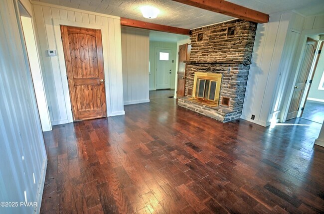 Building Photo - 424 Sunset Forest Dr