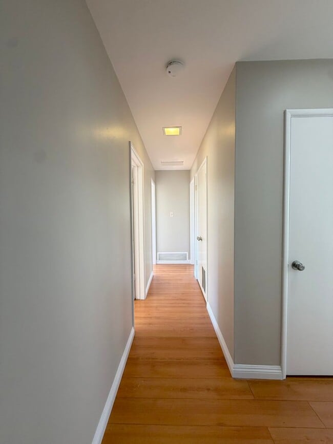 Building Photo - Stunning Mid-Century Modern Home  in Garden Grove