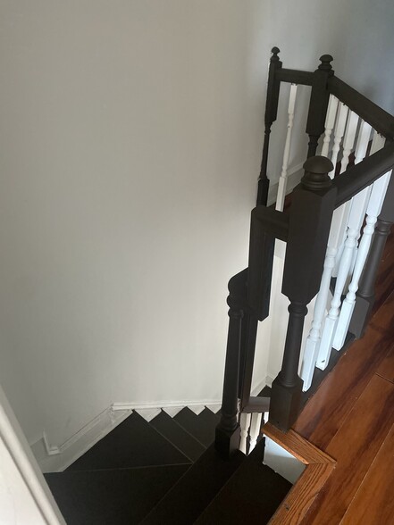 Building Photo - 6023 Summer St