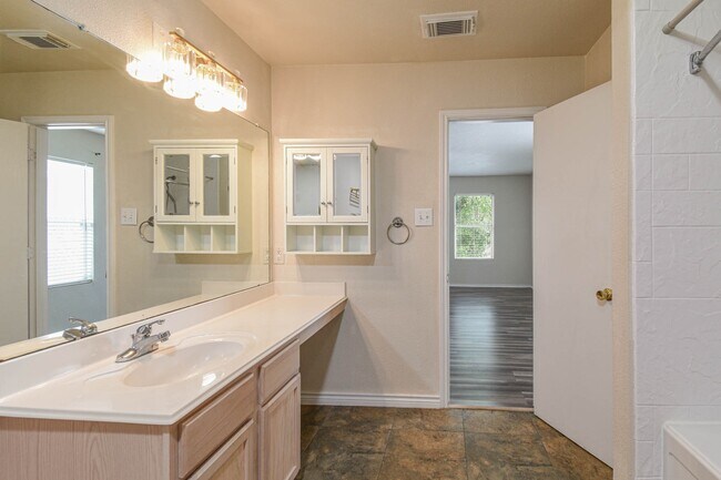 Building Photo - 19807 Mallard Point Ct