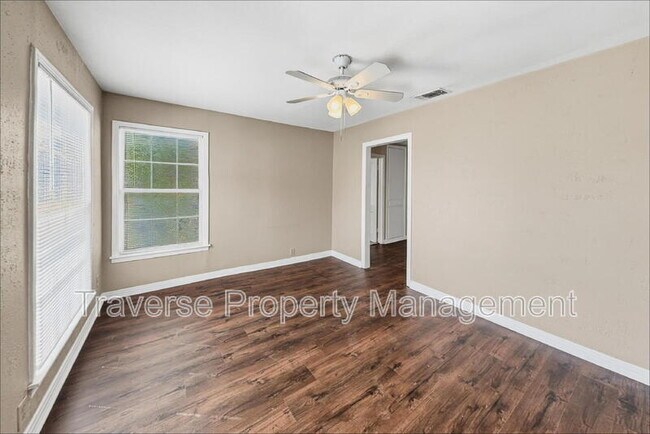 Building Photo - 1409 Oliver St