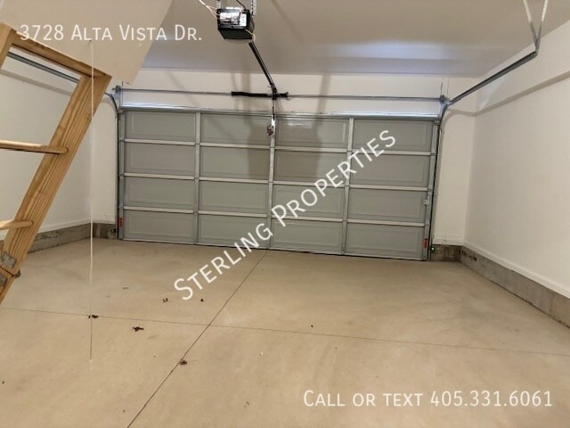 Building Photo - 3728 Alta Vis Dr
