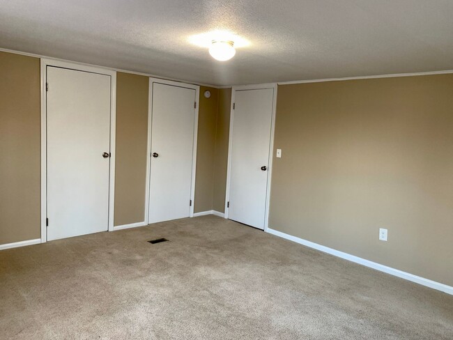 Building Photo - Renovated 3 Bedroom Home In Raleigh, Apply...