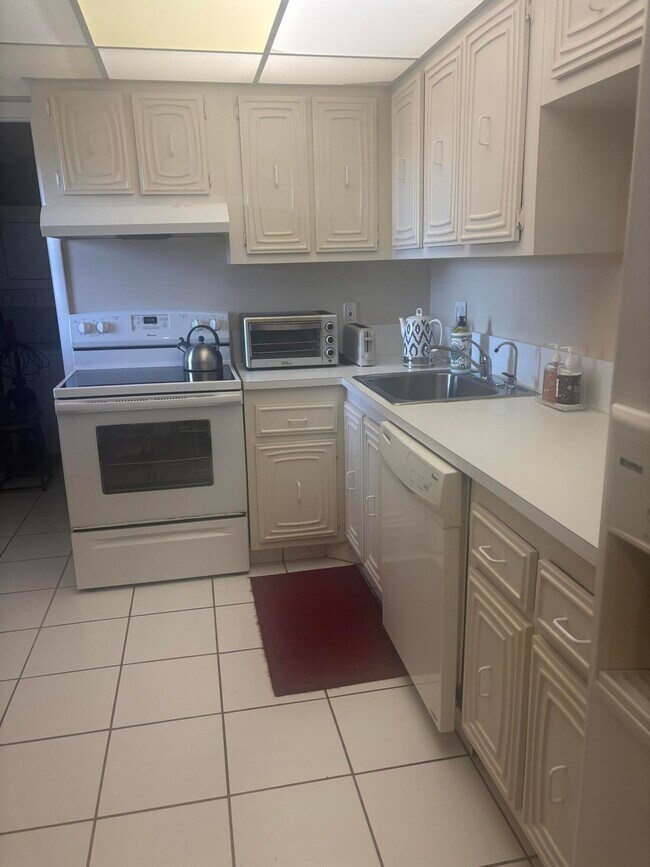 Building Photo - 6461 NW 2nd Ave