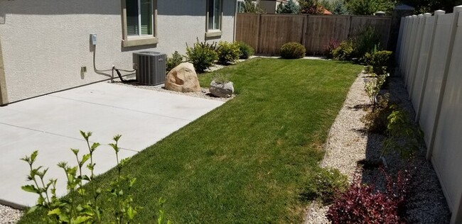 Building Photo - Large beautifully maintained newer home located in Demonte Ranch.