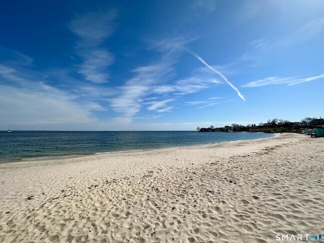 Building Photo - 40 Parkway S