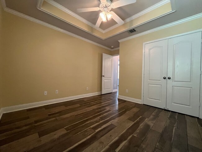 Building Photo - 1050 Azalea Garden Dr