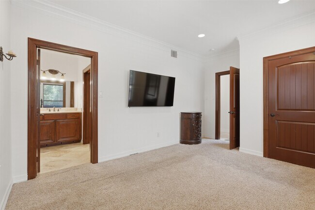Building Photo - 5330 Fayette St