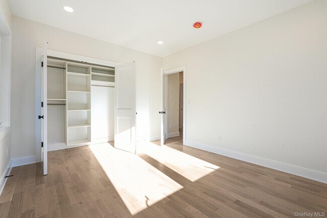 Building Photo - 400 Phillips Hill Rd