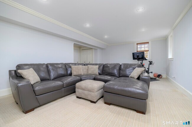 Building Photo - 47 Indian Harbor Dr