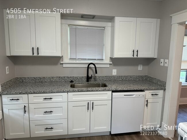 Building Photo - 4505 Emerson St