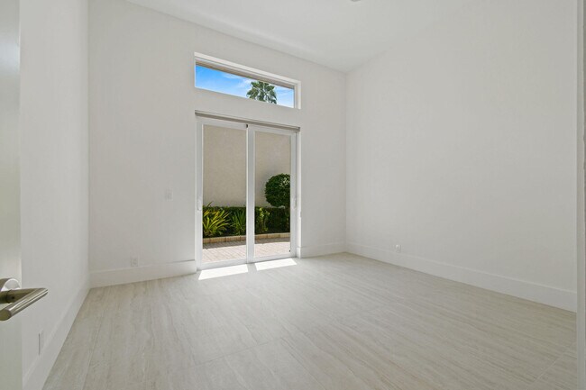 Building Photo - 118 Coral Cay Dr